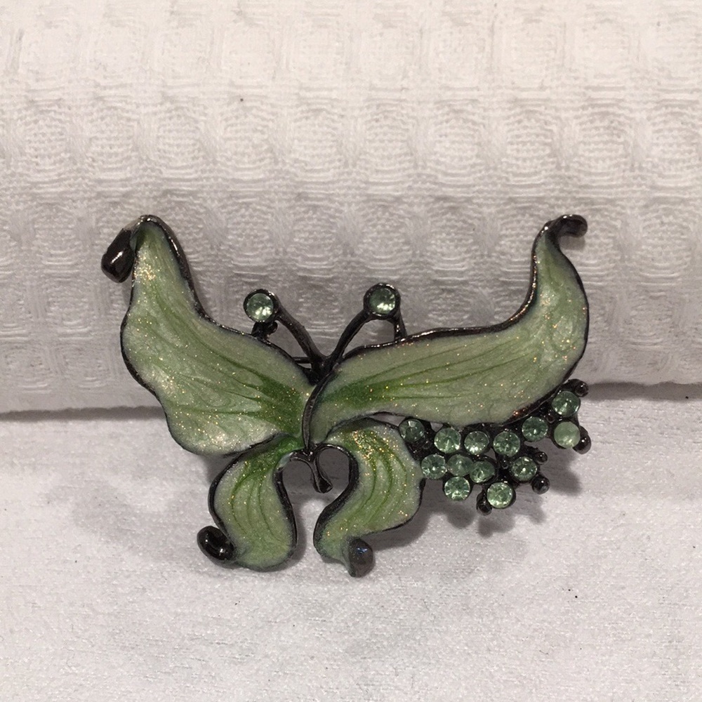 UNIQUE VINTAGE BUTTERFLY PIN
